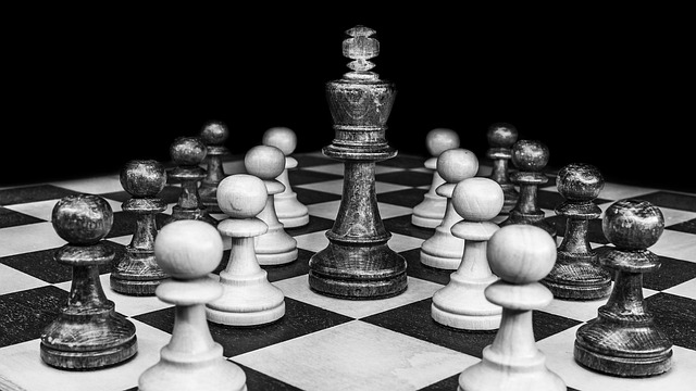 Jak poruszają się figury w szachach?